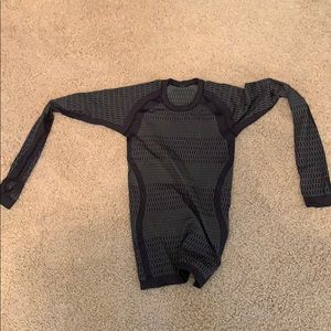 longsleeve workout shirt